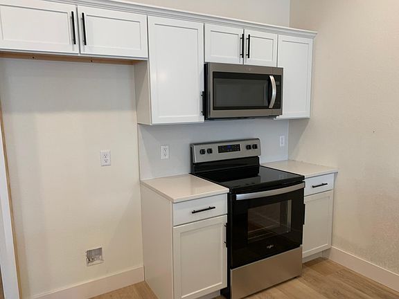 2nd image of 2626 SW Livingston Sq