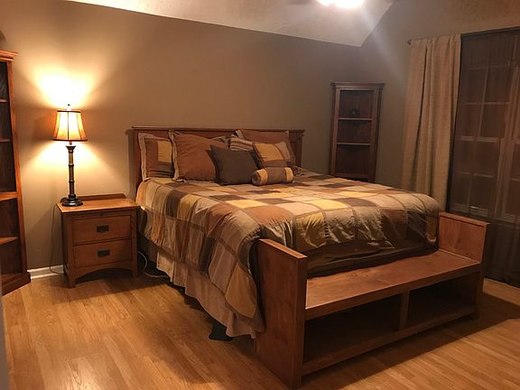 3rd image of 2934 Windemere Dr