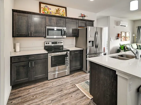 1601 N Windsor Ave #204, Cottage Grove, WI 53527