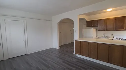 100 Academy Ave Photo 1