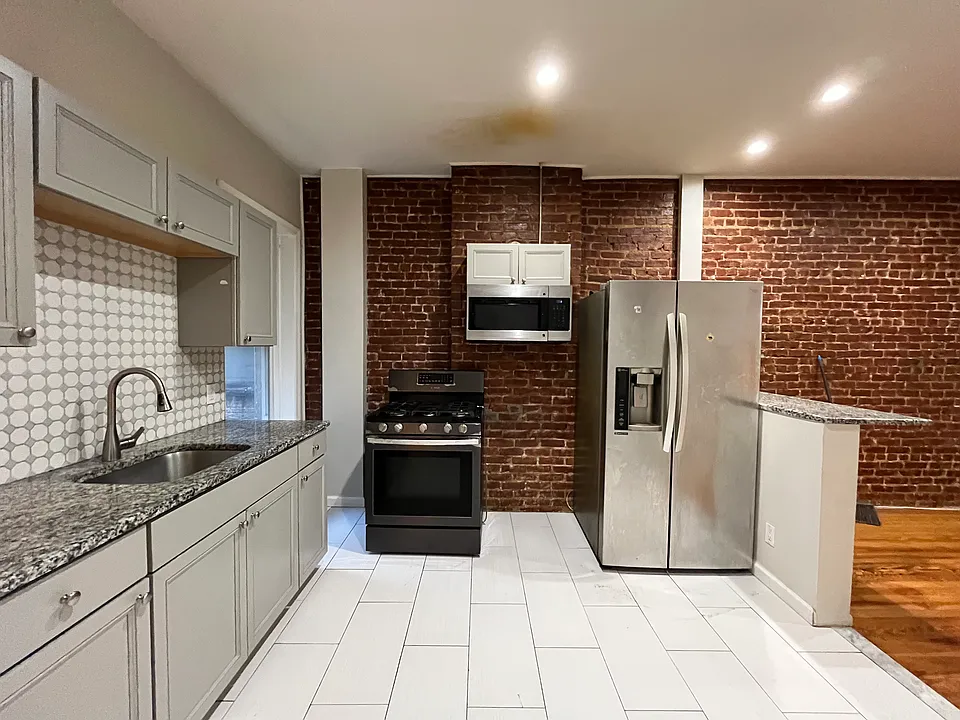 938 Westside Ave #1