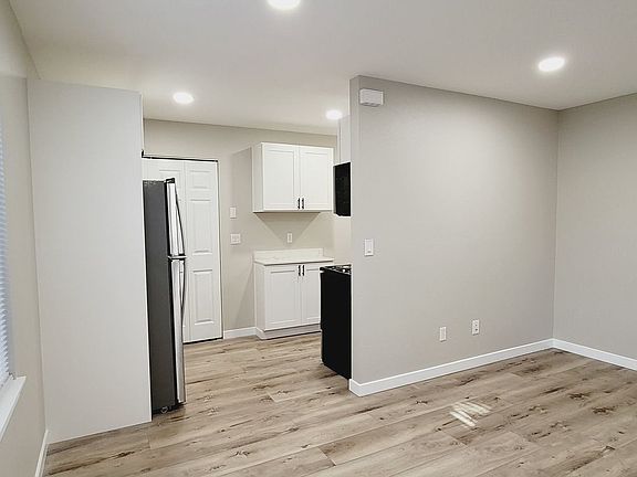 5th image of 806 S 39th St Unit D