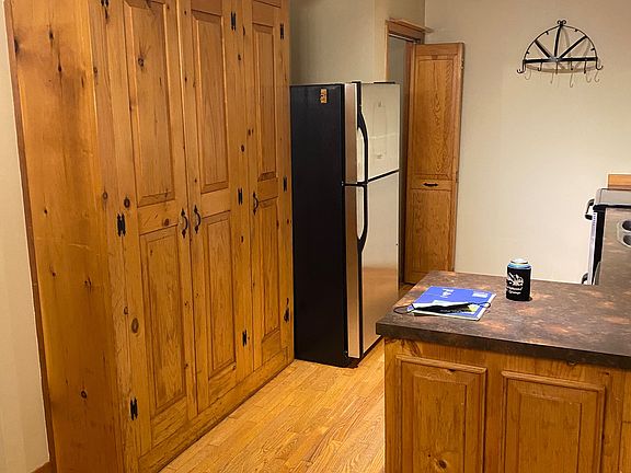 4th image of 4338 Maple Dr E