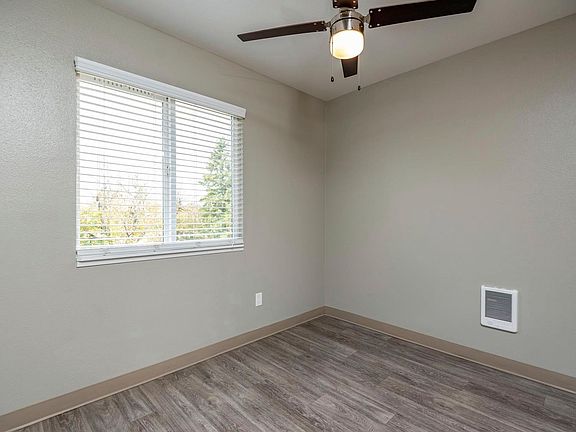 3rd image of 805 NE Kane Dr #311B