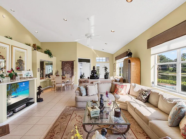6862 Swansea Ln — Photo 13