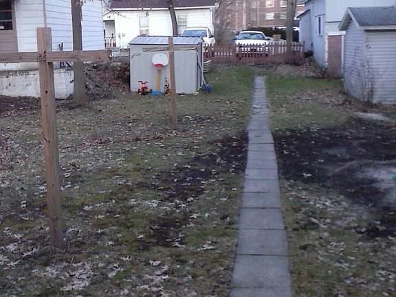 4th image of 751 Garden St
