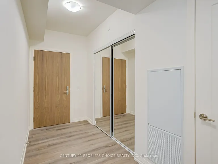 27 Korda Gate #2403 — Photo 7