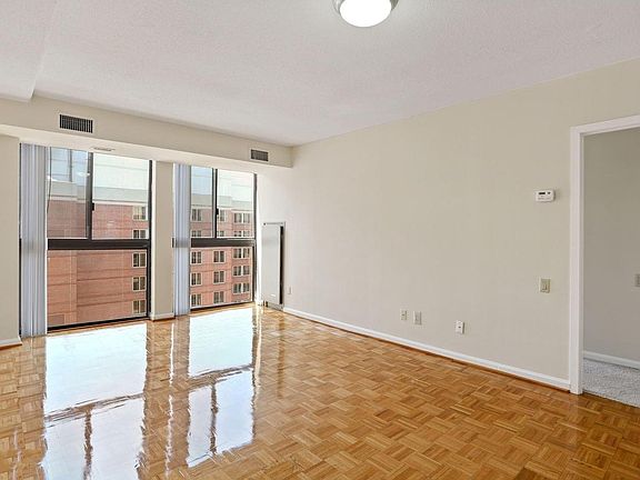 3rd image of 1200 23rd St NW #901