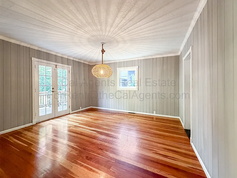 7352 Saroni Dr — Photo 3