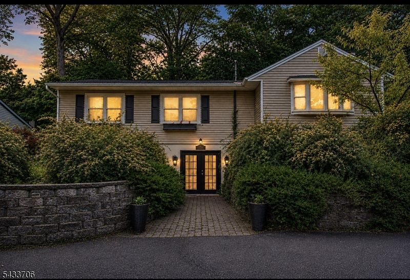 9 Albert St, West Milford, NJ 07480 | MLS #4029755 | Zillow