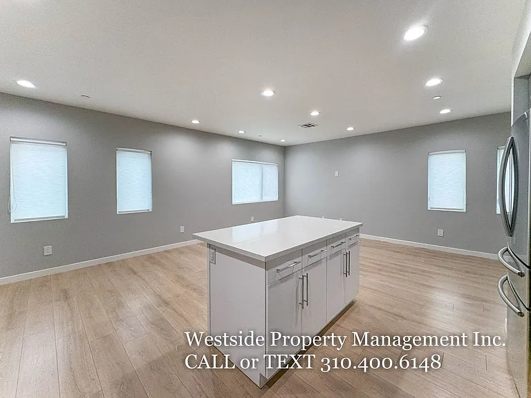 1823 N Van Ness Ave — Photo 5