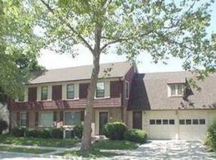 6120 W Wright St, Wauwatosa, WI 53213