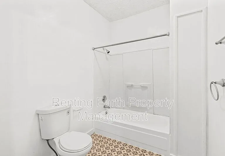 4732 Court S — Photo 17