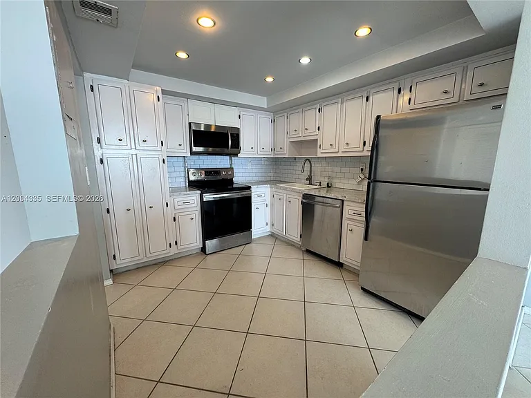 18041 Biscayne Blvd #1603 — Photo 4