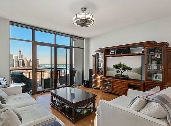2nd image of 233 E 13th St APT 2502