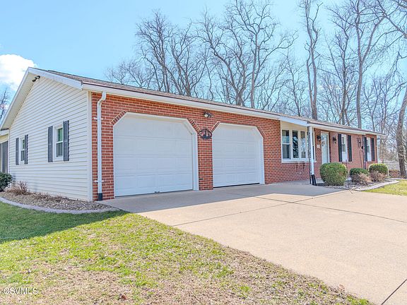 3rd image of 110 Blessing Rd