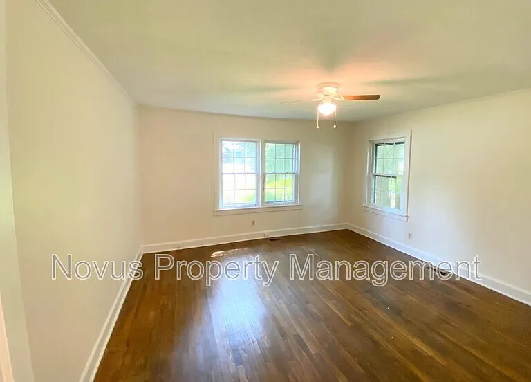 136 Watson St — Photo 7