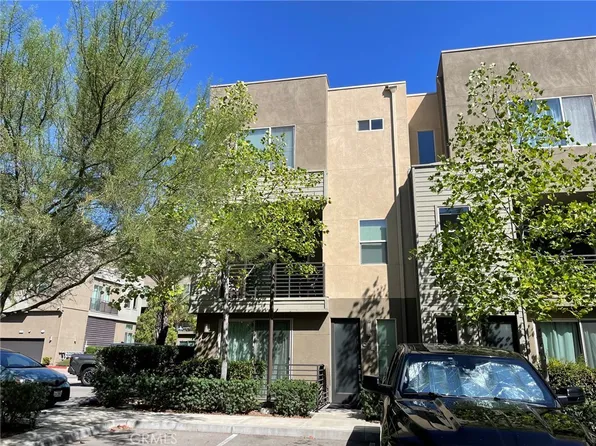 674 Chandler Walk, Upland, CA 91786