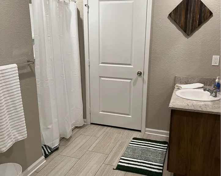 210 Oak Ct #210 — Photo 4