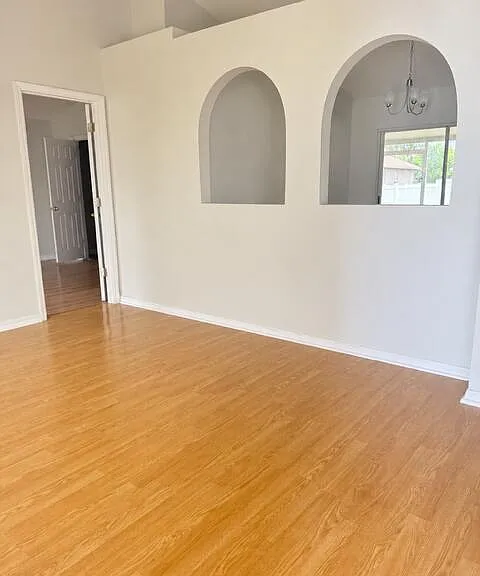 443 SW Sadwick Ave — Photo 5
