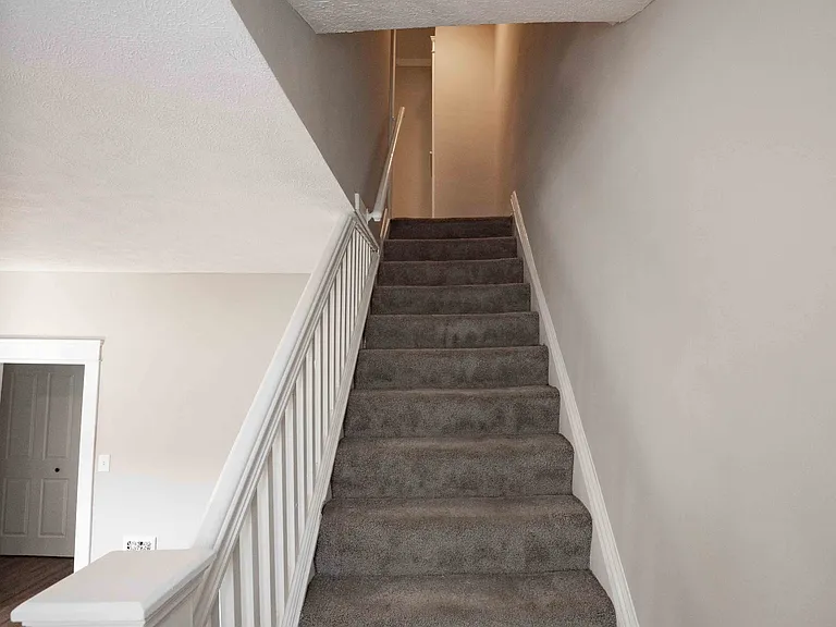 1376 Gladys Ave #1376 — Photo 9