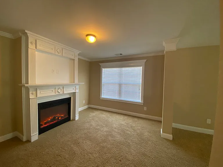 319 Haywood Dr — Photo 40