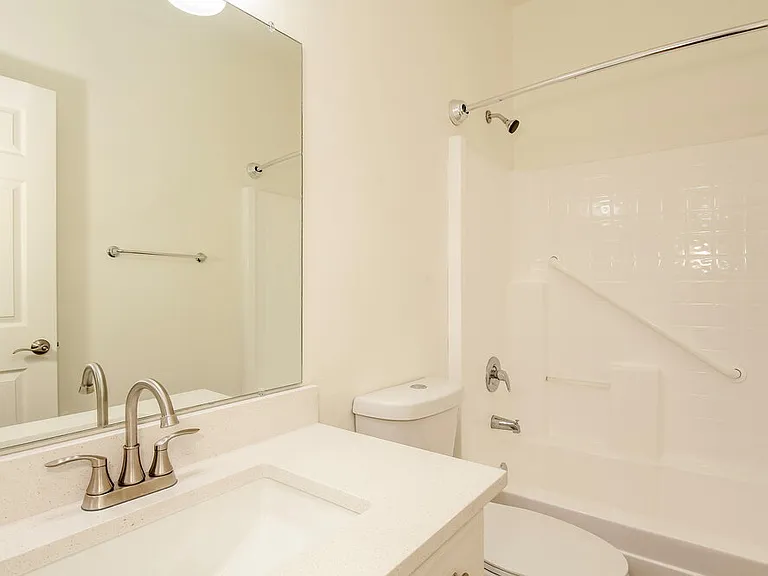 2122 S Edgewater — Photo 14