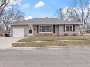 602 Southview Dr, Marshall, MN 56258