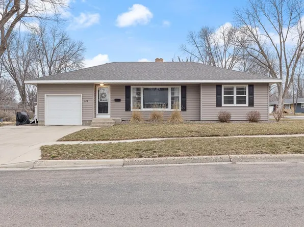 602 Southview Dr, Marshall, MN 56258