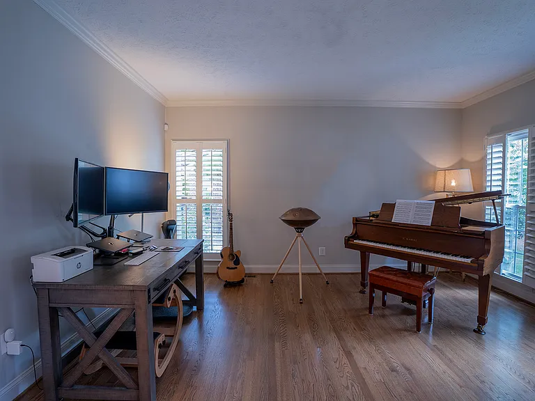 6028 Iverleigh Cir — Photo 20