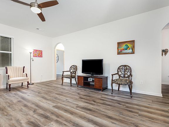 3rd image of 1906 Pilot Point Way