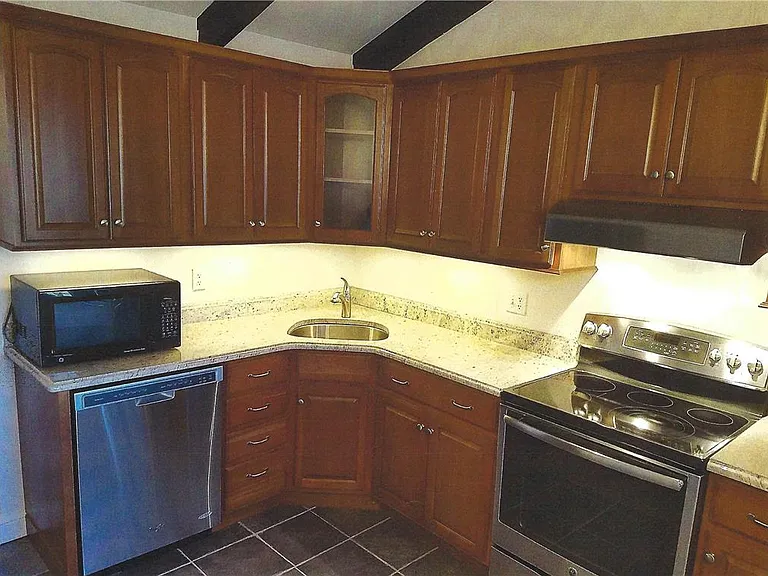 2367 Route 100 — Photo 3