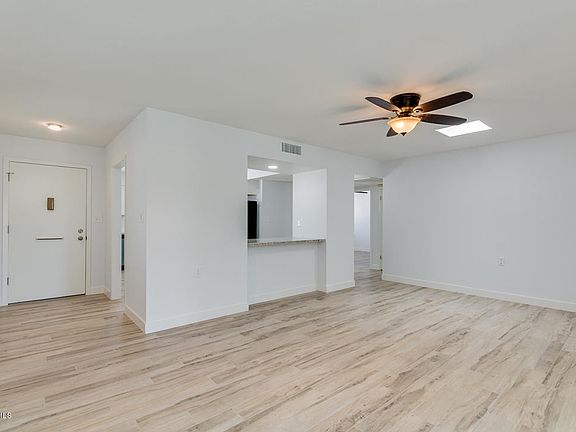 4th image of 10423 W Clair Dr