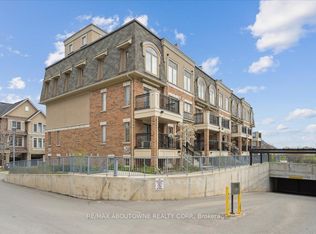 2441 Greenwich Dr #121, Oakville, ON L6M 0S3