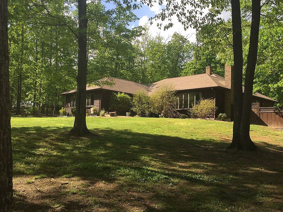 2nd image of 130 Oak Hill Ln