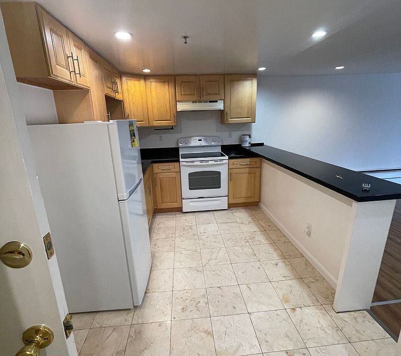 1st image of 3167 Sacramento St #3167A