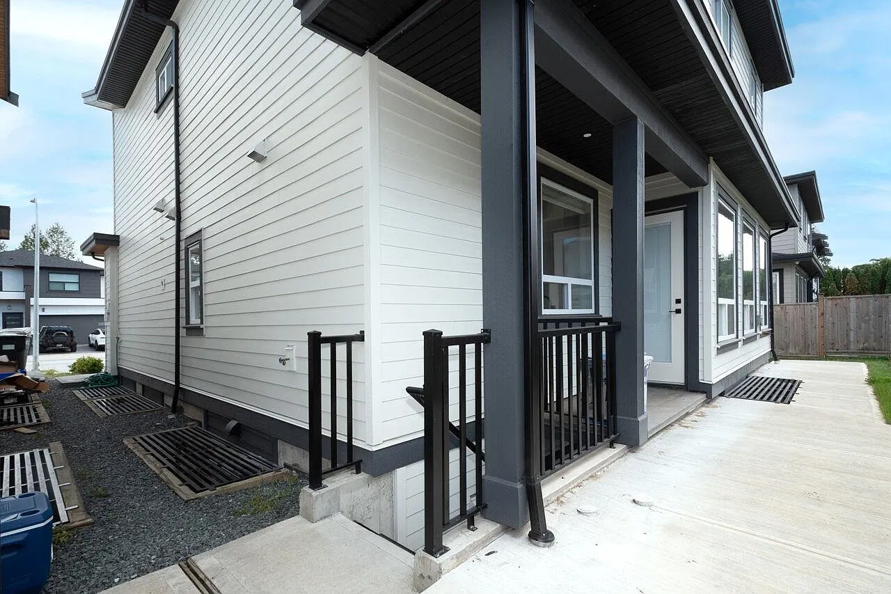 2 bed, 750 sqft, $1,900 — Photo 1