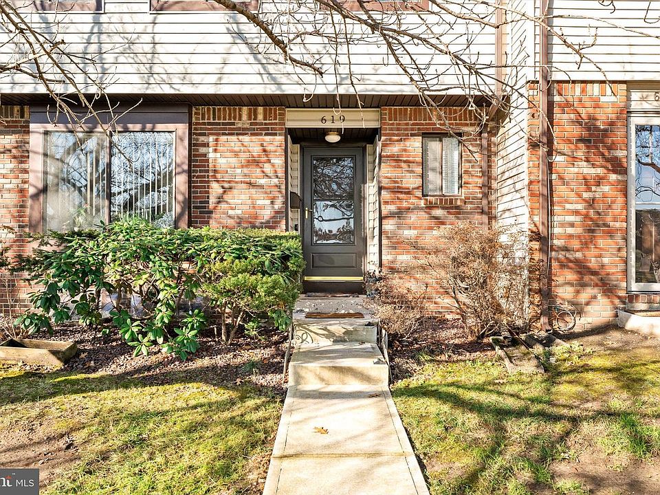 1st image of 619 Edison Dr