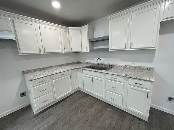 4th image of 3009 SW 20th St