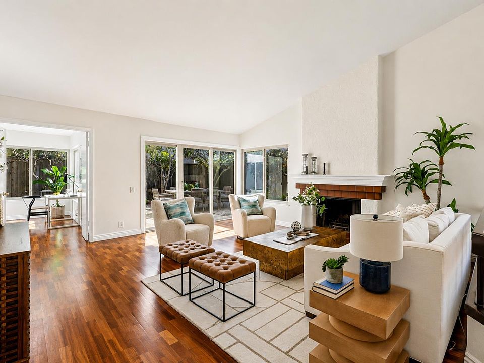 1st image of 32 Lido Cir