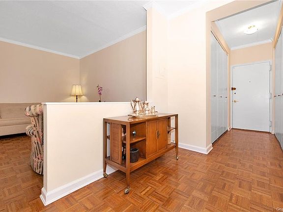 5th image of 16 Rockledge Ave APT 6A1
