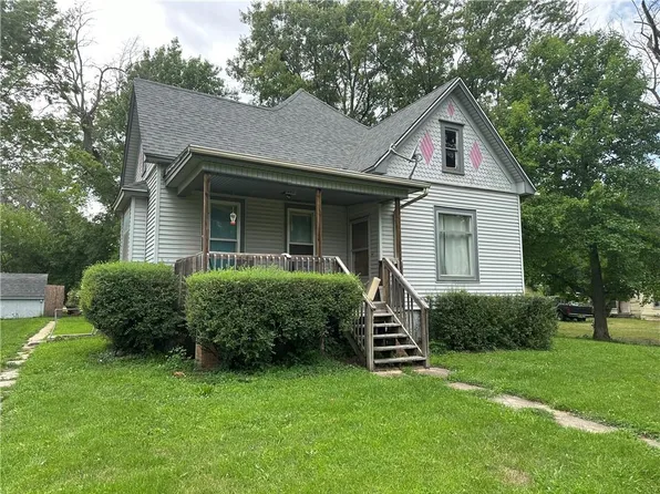 308 Center St, Lathrop, MO 64465