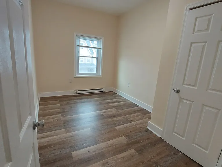 480-484 S Main St #6 — Photo 5