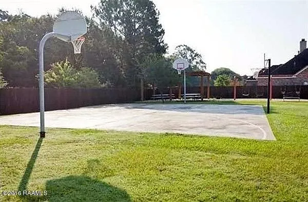 105 Beaufort Cir — Photo 14