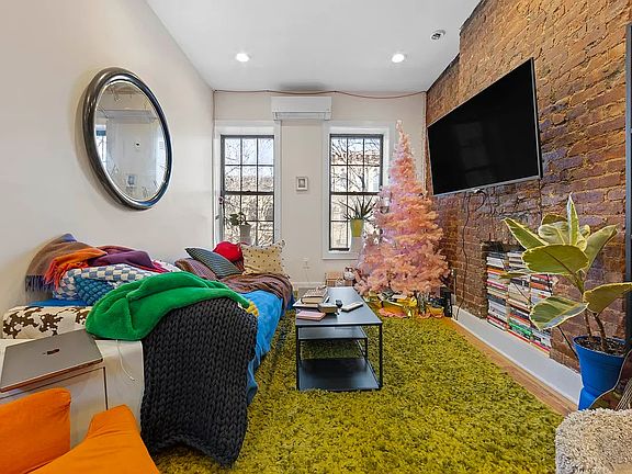 4th image of 420 Rogers Ave #1A