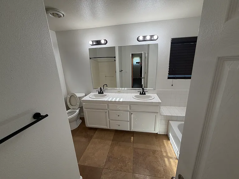 6295 N Babigian Ave — Photo 11