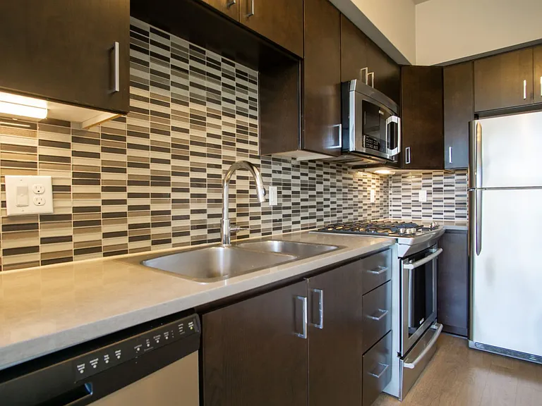 2250 NE Glisan St #407 — Photo 6