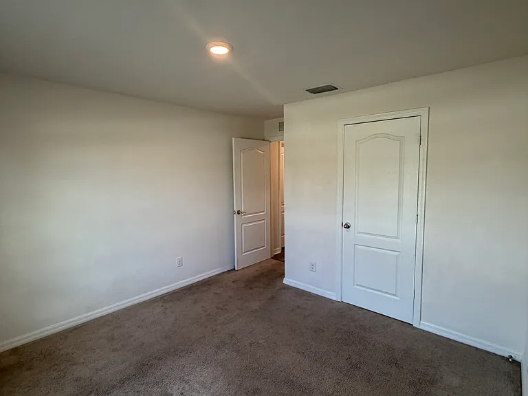 2019 NW 16th Pl — Photo 13