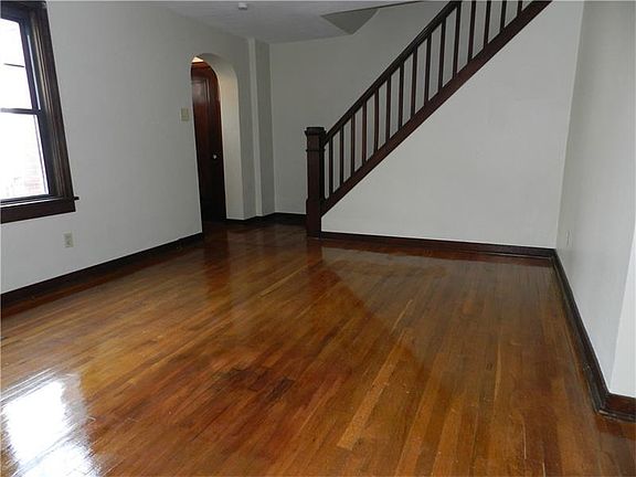 3rd image of 1532 Rockland Ave