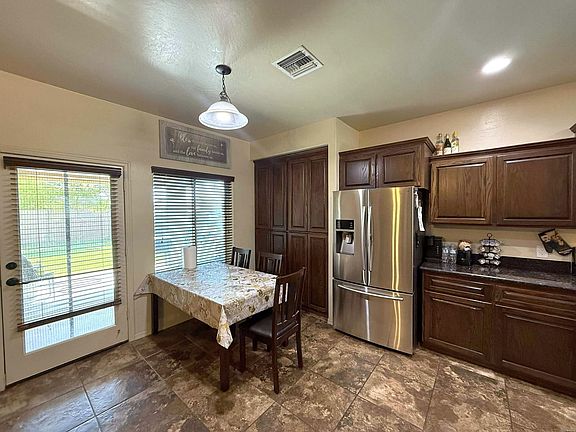 4th image of 2571 S 41st Way
